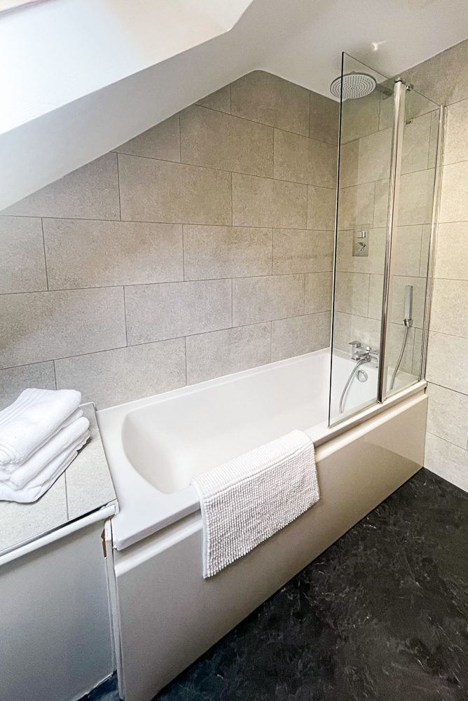 Bathroom, bath, shower, WC and Basin.